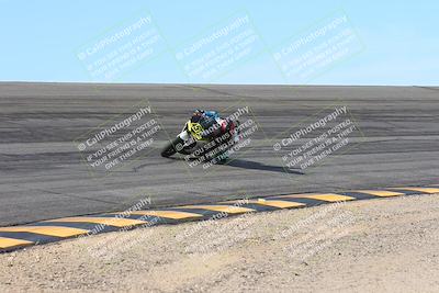 media/Feb-07-2025-CVMA Friday Practice (Fri) [[7034960ba2]]/4-Racer 4/Session 2 (Bowl)/